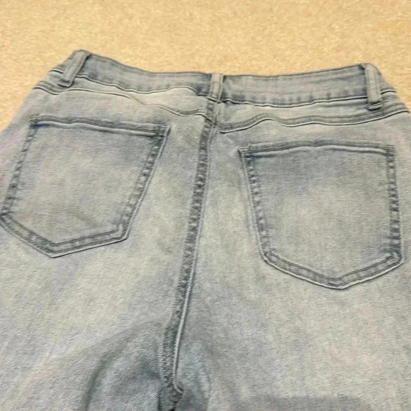 Distresssed jeans size 7 - Picture 6 of 8